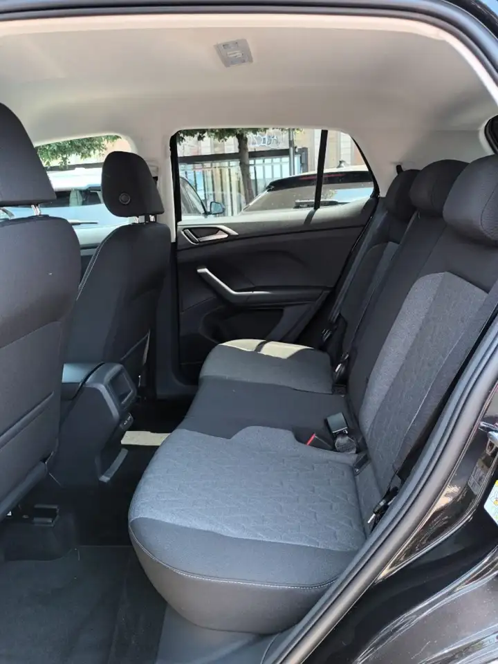 Volkswagen T-Cross 1000 8