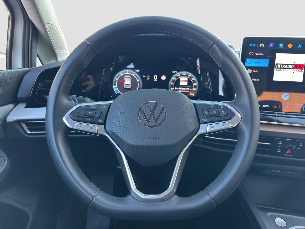 Volkswagen Golf 11