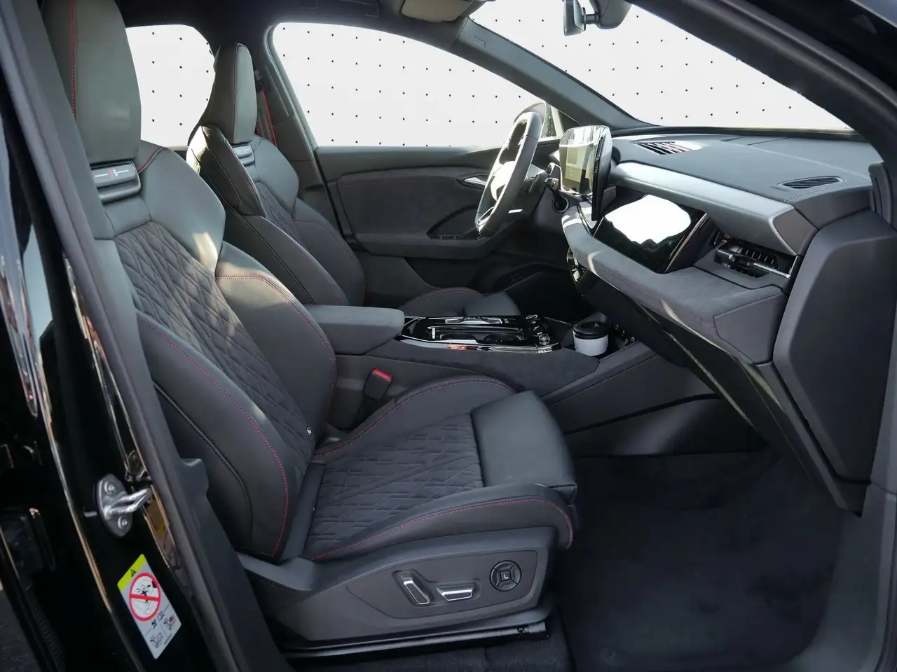 Audi Q6 4