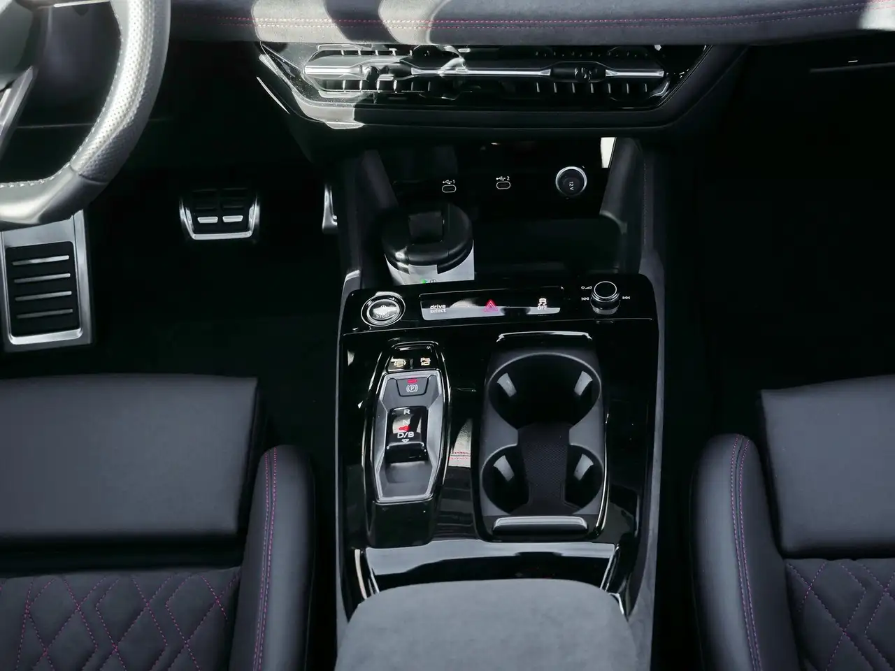Audi Q6 7