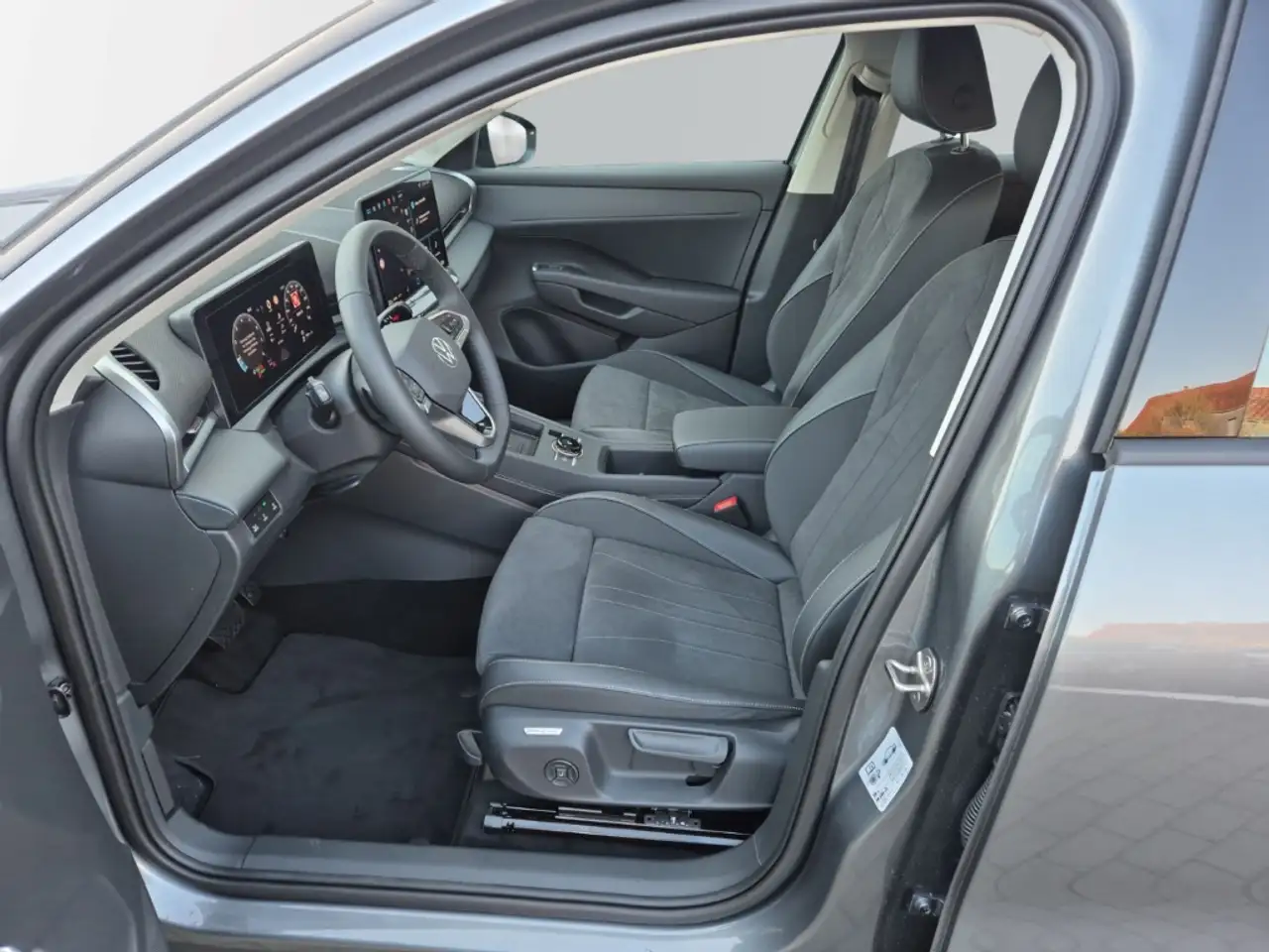 Volkswagen T-Roc 3