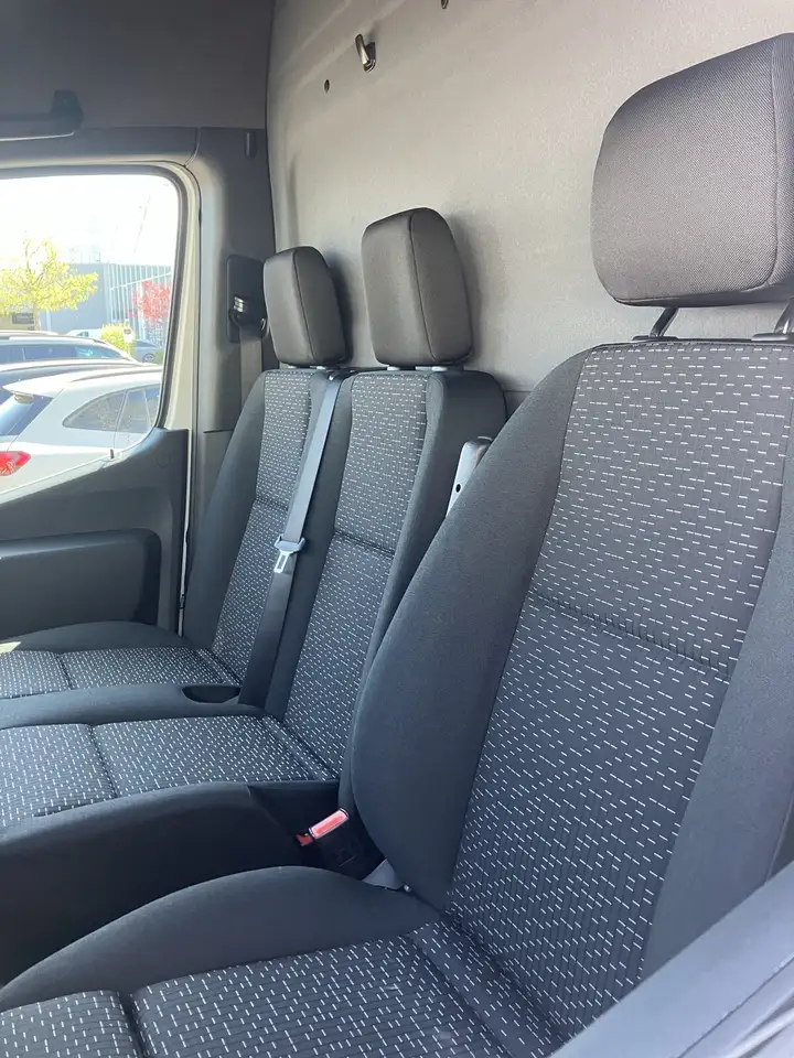 Mercedes-Benz Sprinter 10