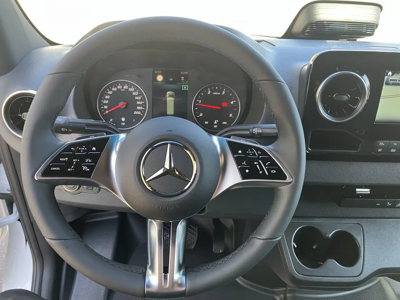 Mercedes-Benz Sprinter 13