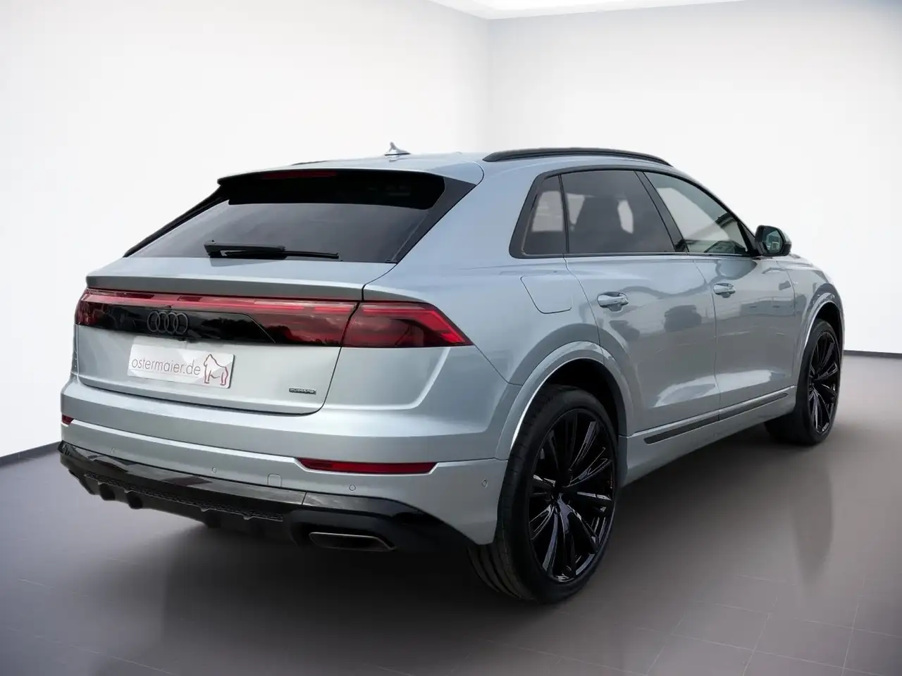 Audi Q8 4