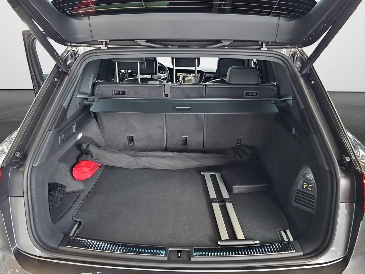Volkswagen Touareg 13