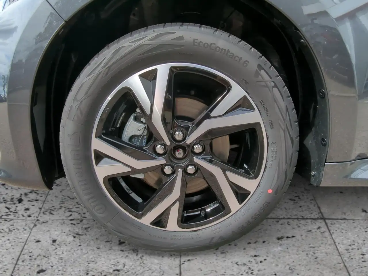 Toyota Yaris 8
