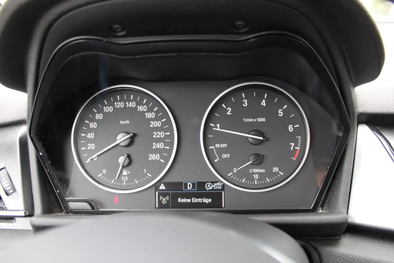 BMW 220 i 13