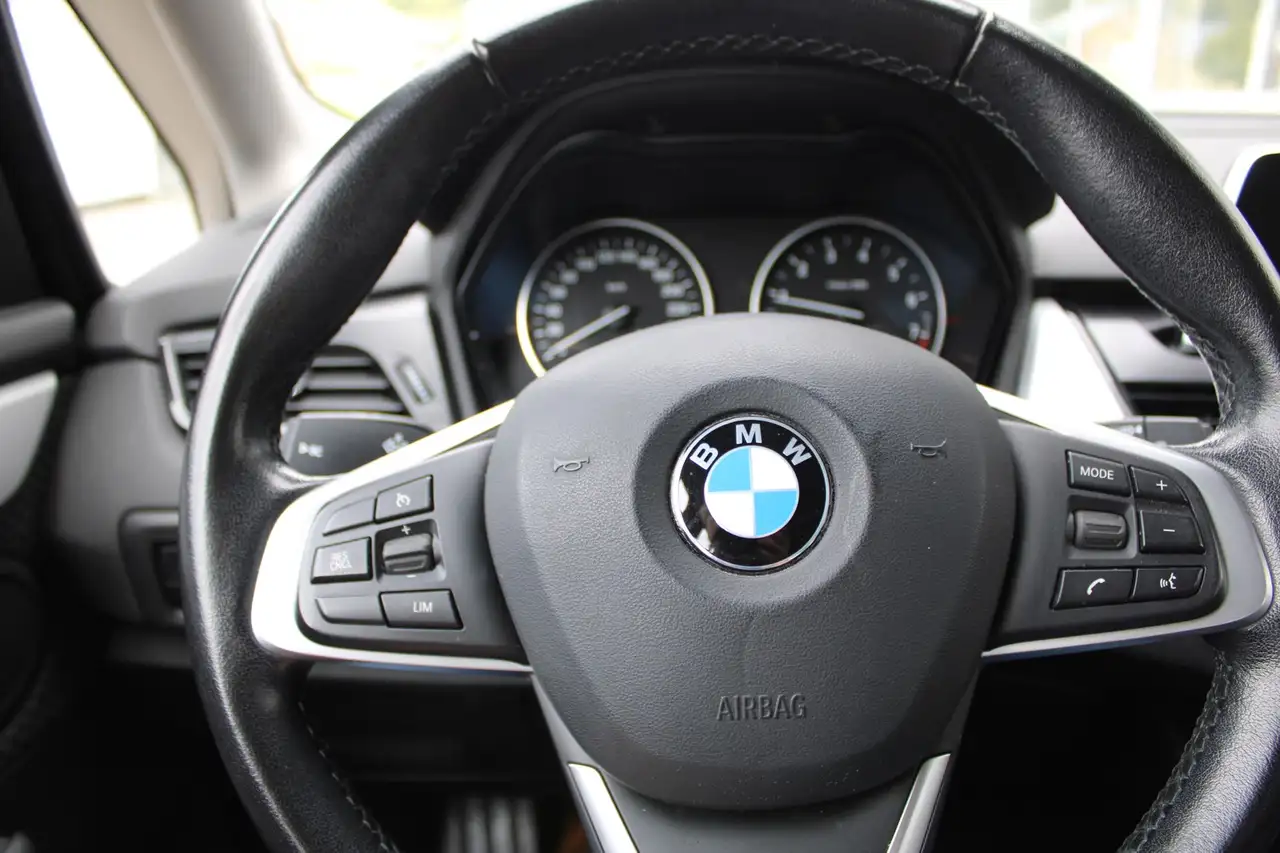 BMW 220 i 14