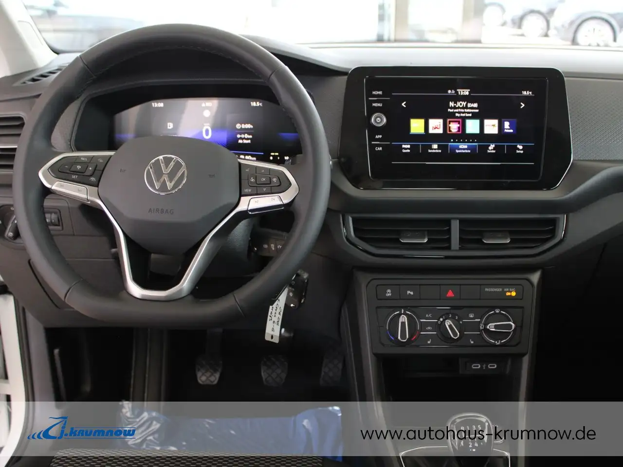 Volkswagen T-Cross 8