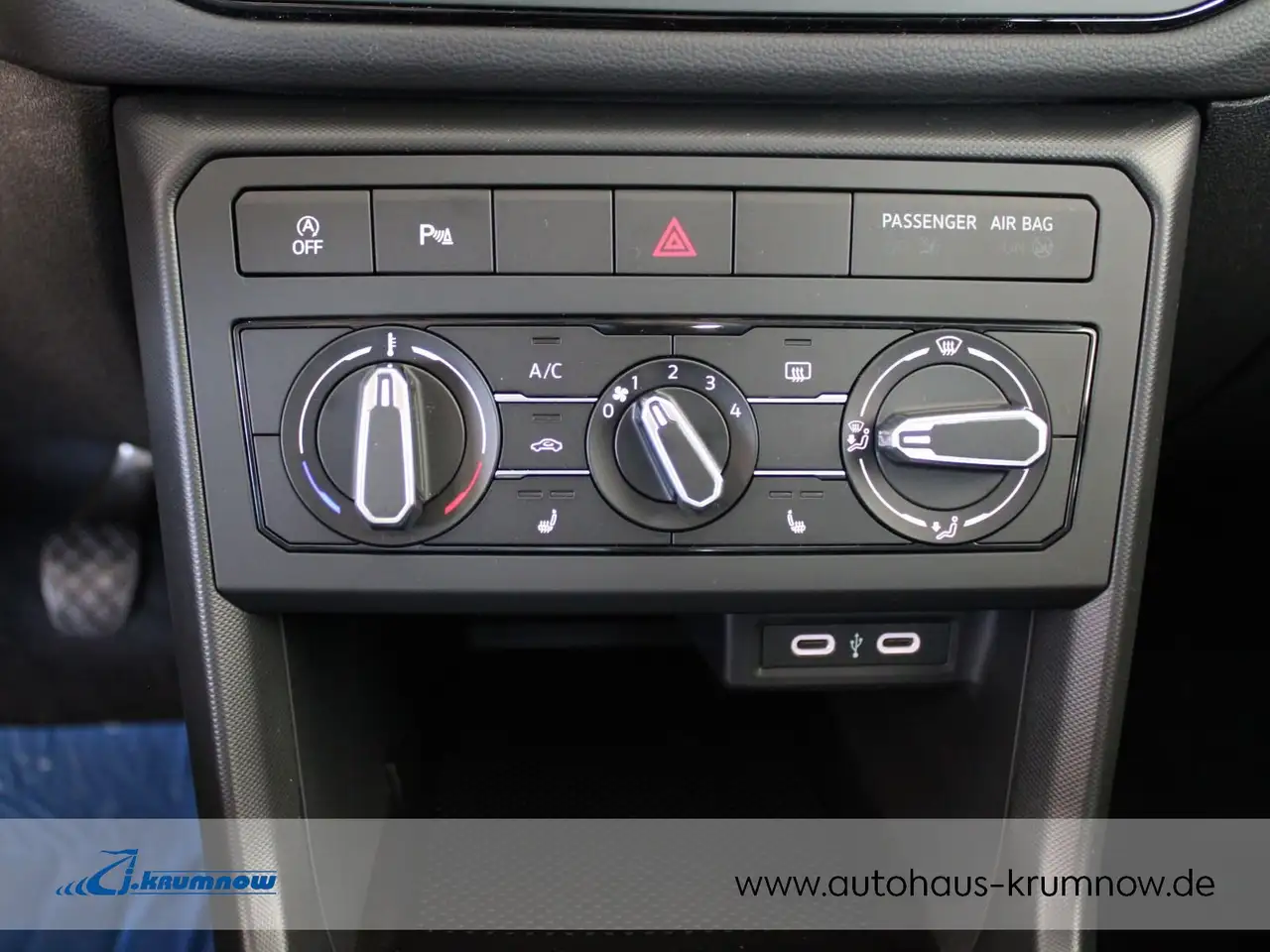 Volkswagen T-Cross 12
