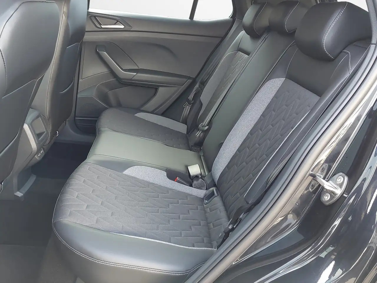 Volkswagen T-Cross 11