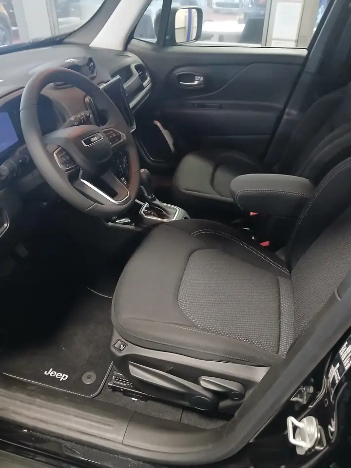 Jeep Renegade 3