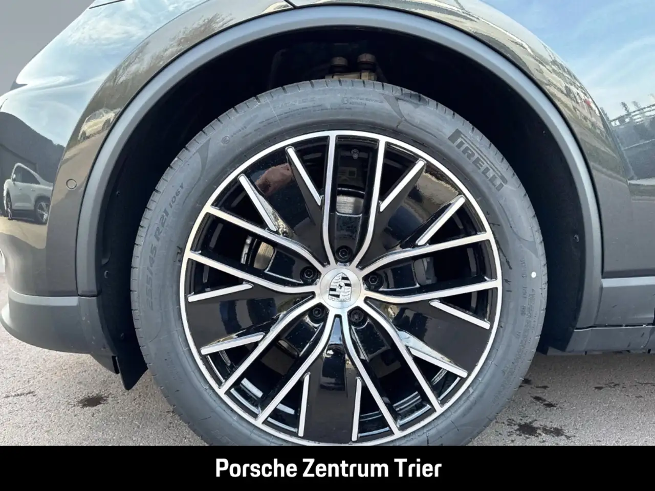 Porsche Macan 8