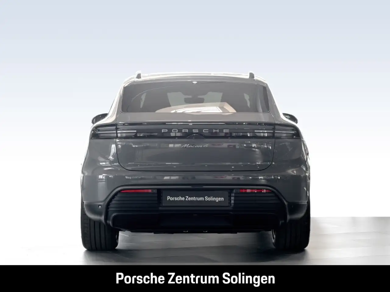 Porsche Macan 4 5