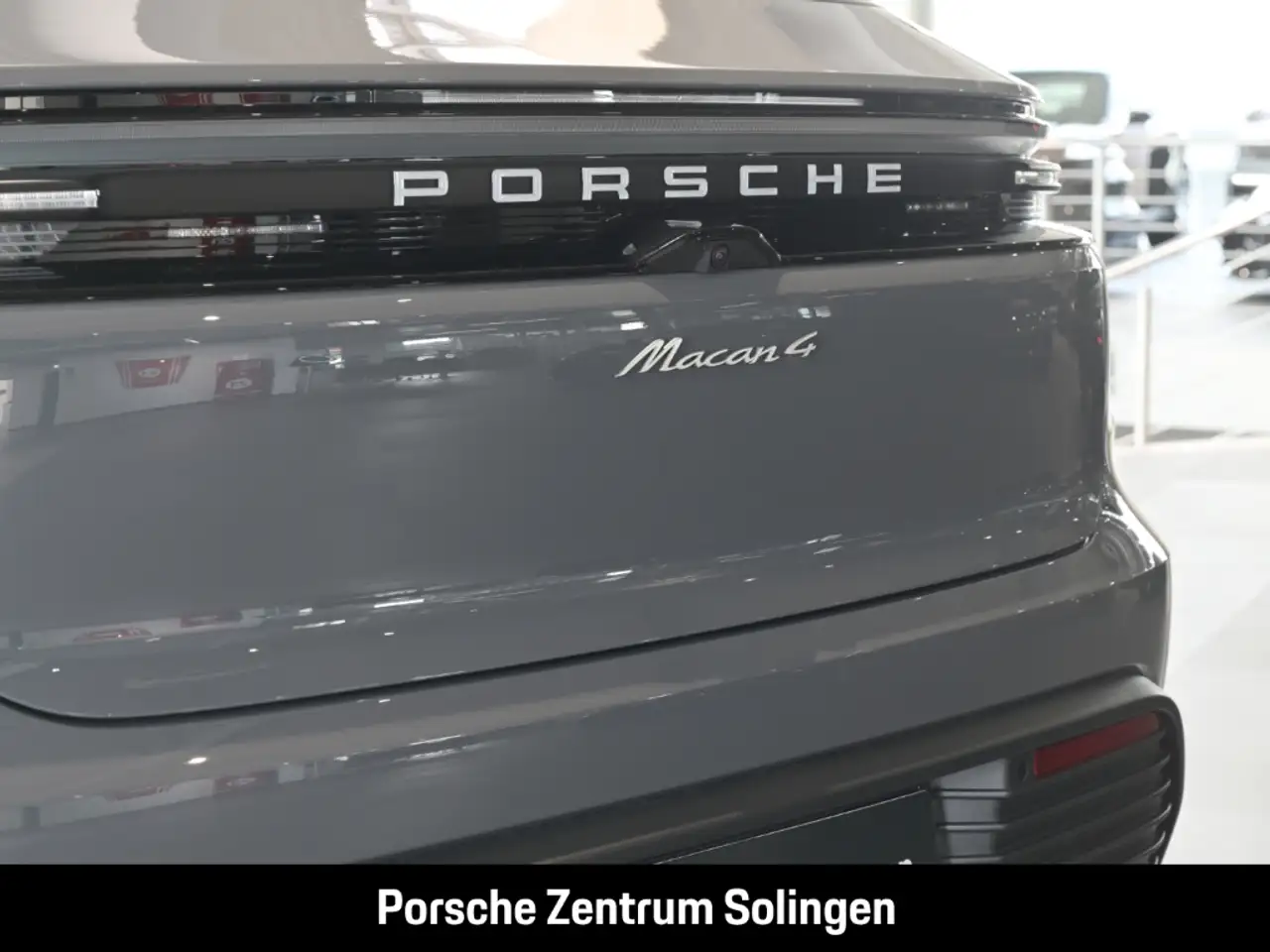 Porsche Macan 4 8