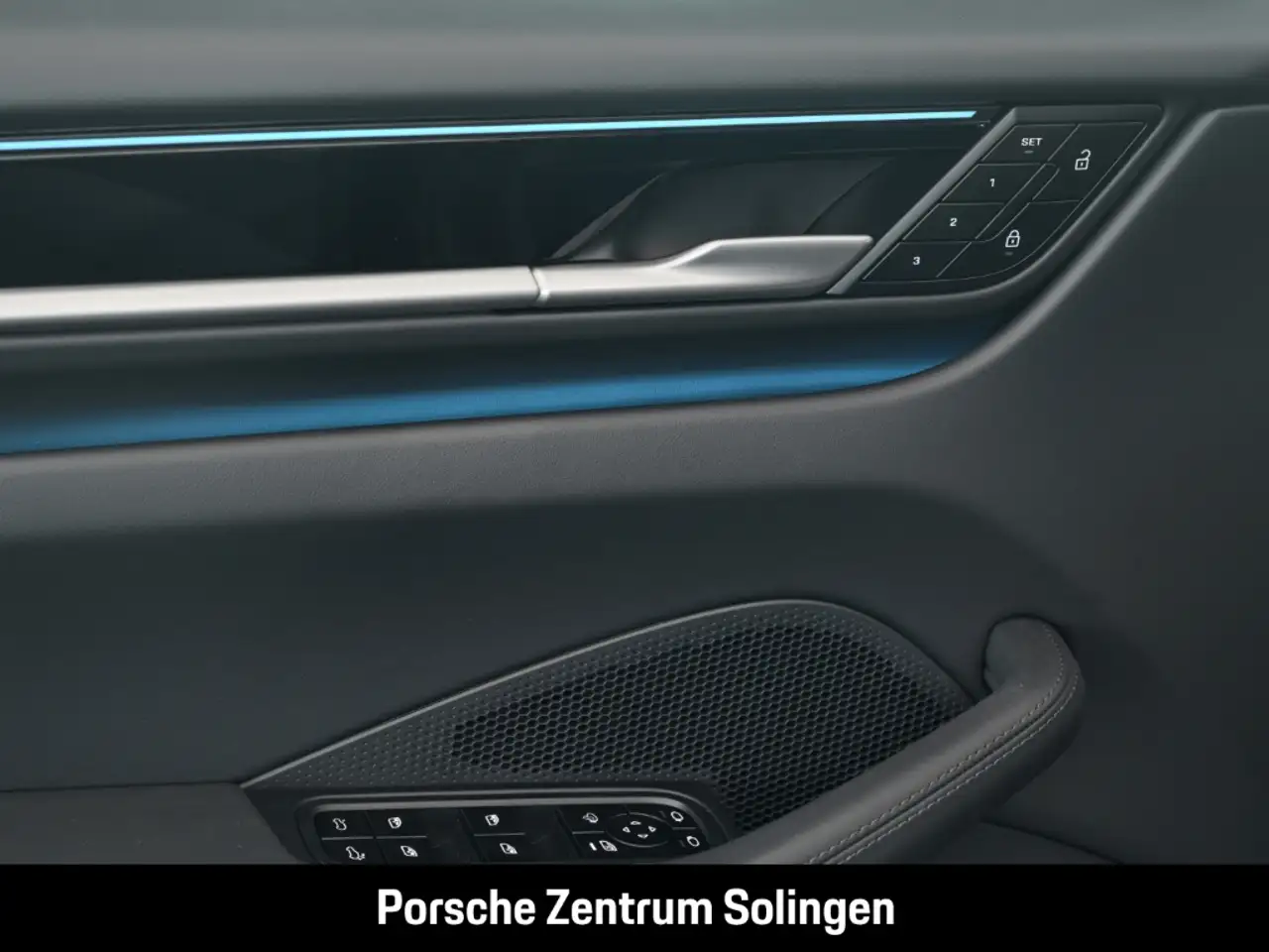 Porsche Macan 4 13