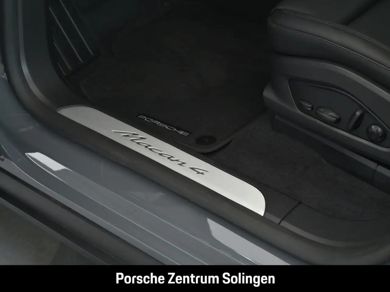Porsche Macan 4 14