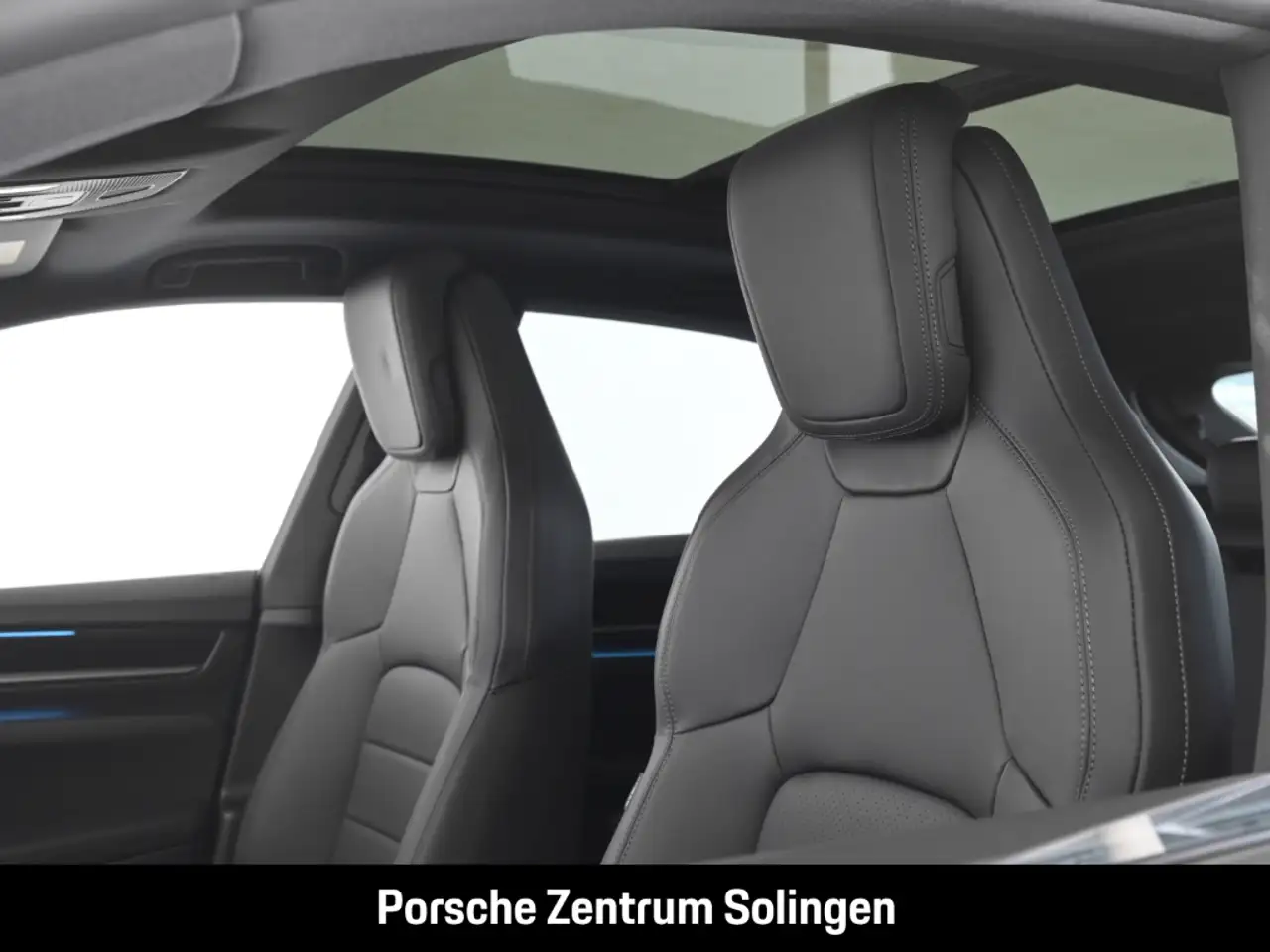 Porsche Macan 4 16