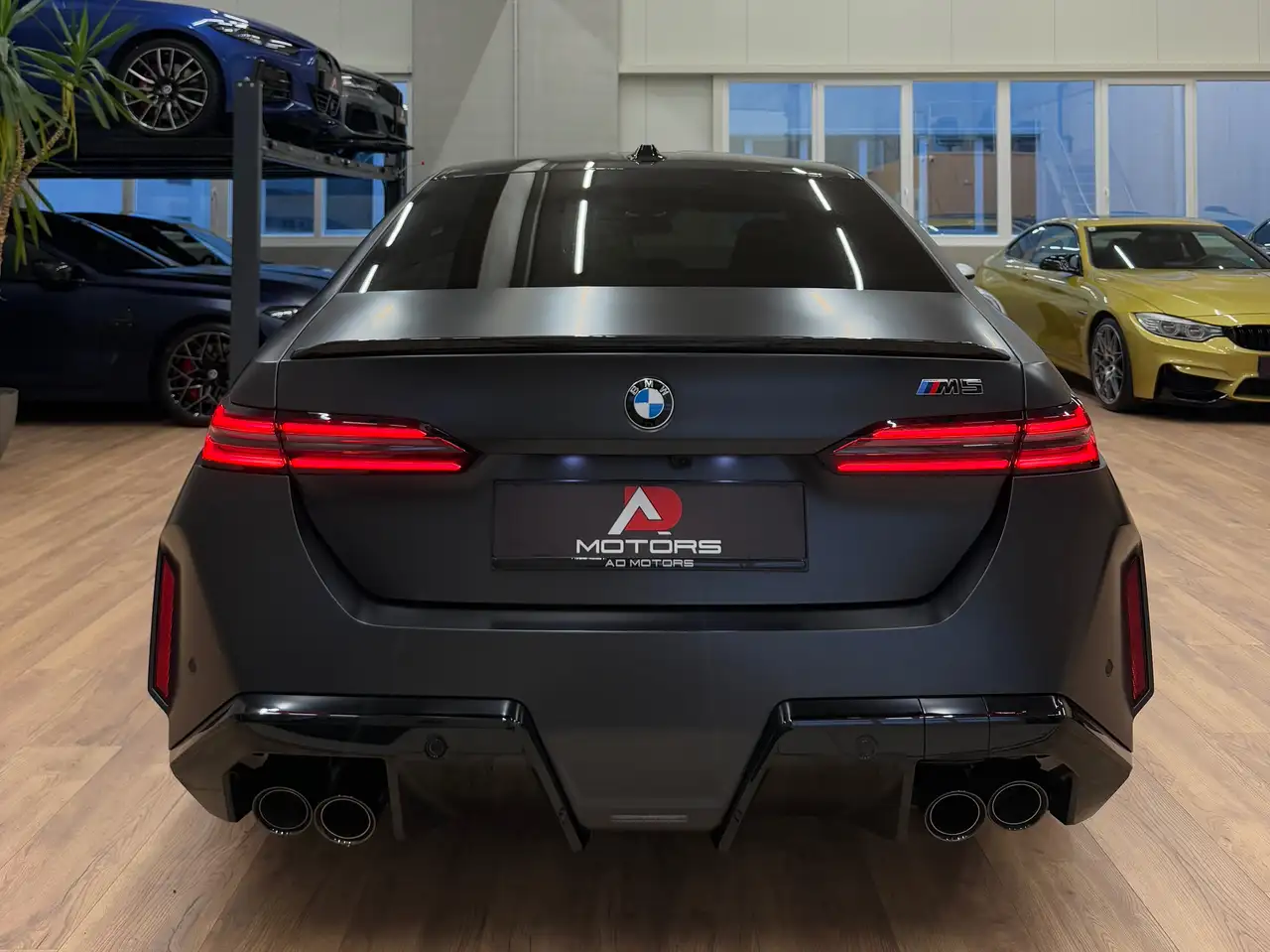 BMW M5 4