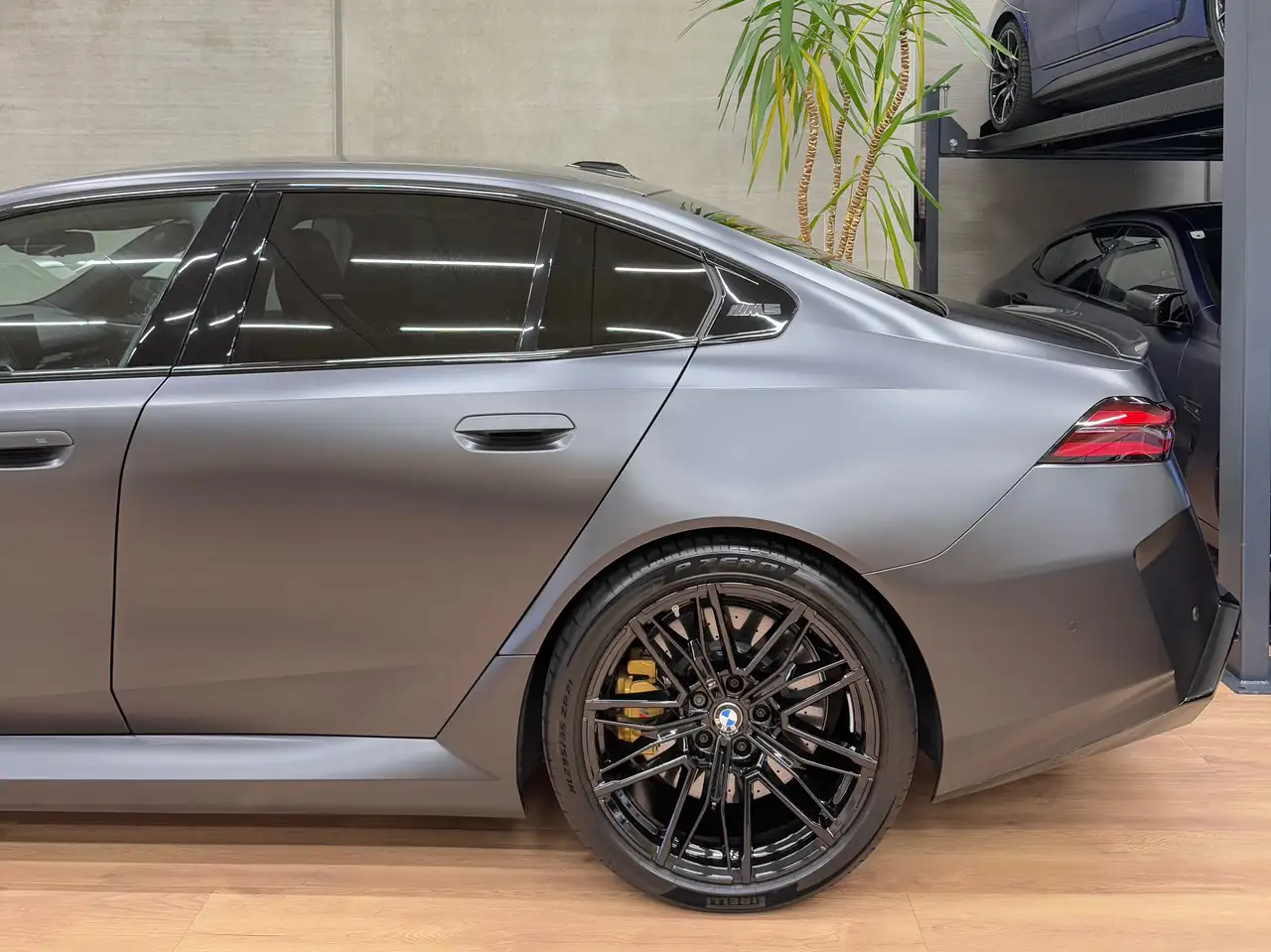 BMW M5 7