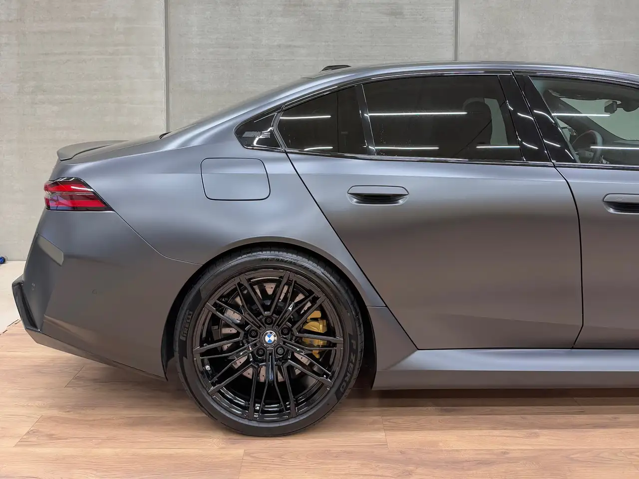 BMW M5 9