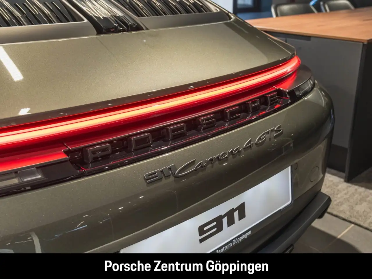 Porsche 992 911 6