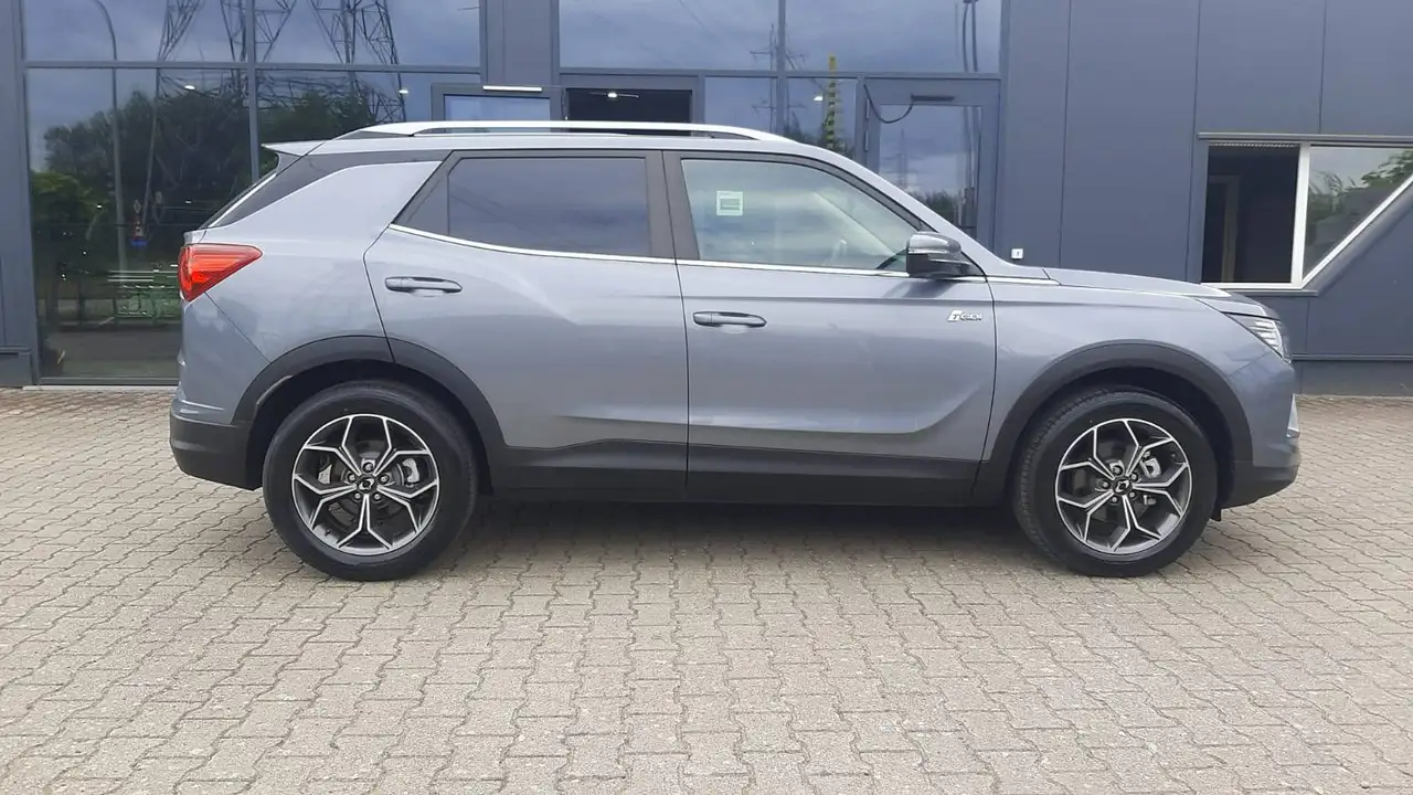 KGM Korando 1.5 6