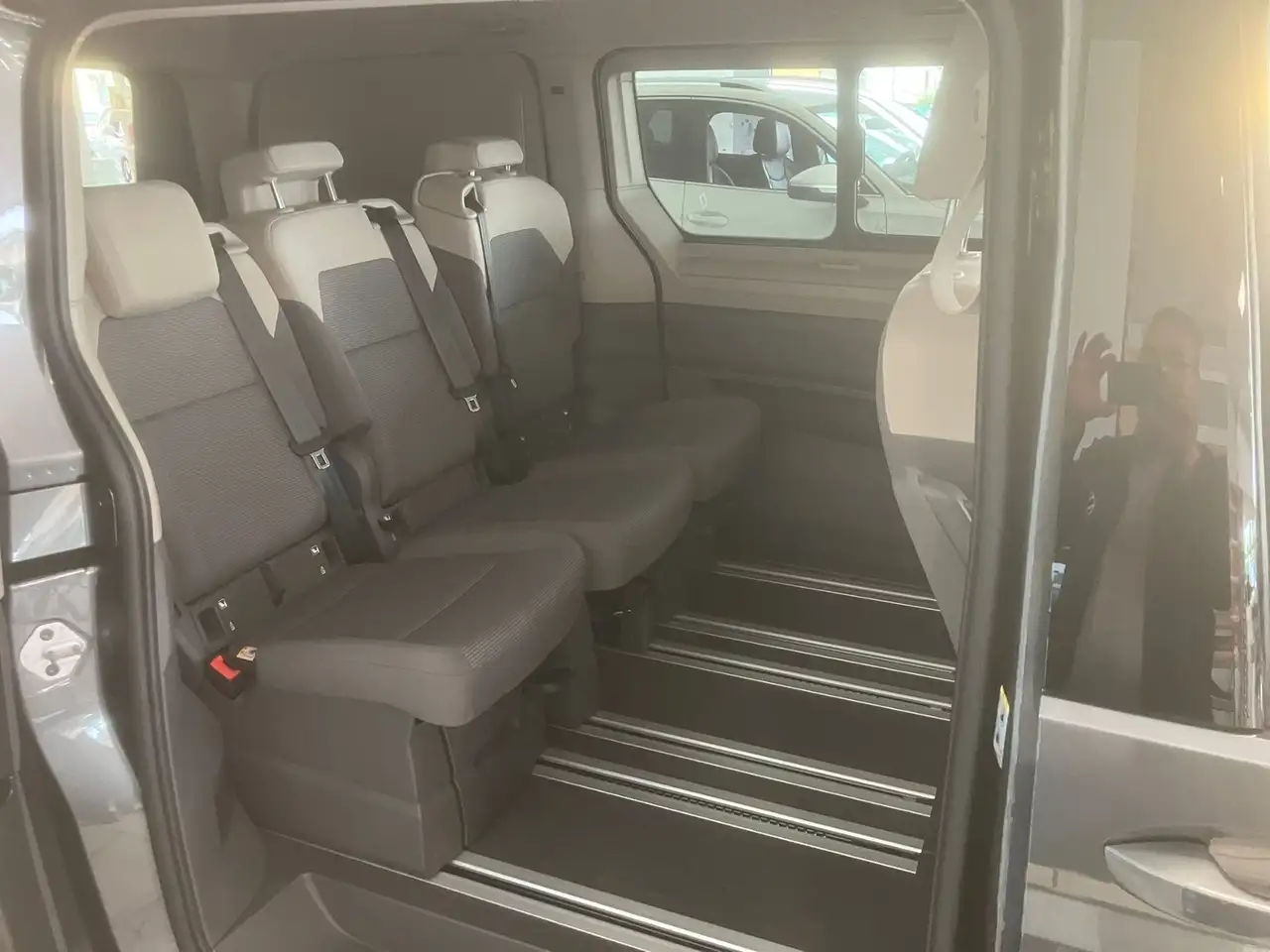 Volkswagen T7 California 11