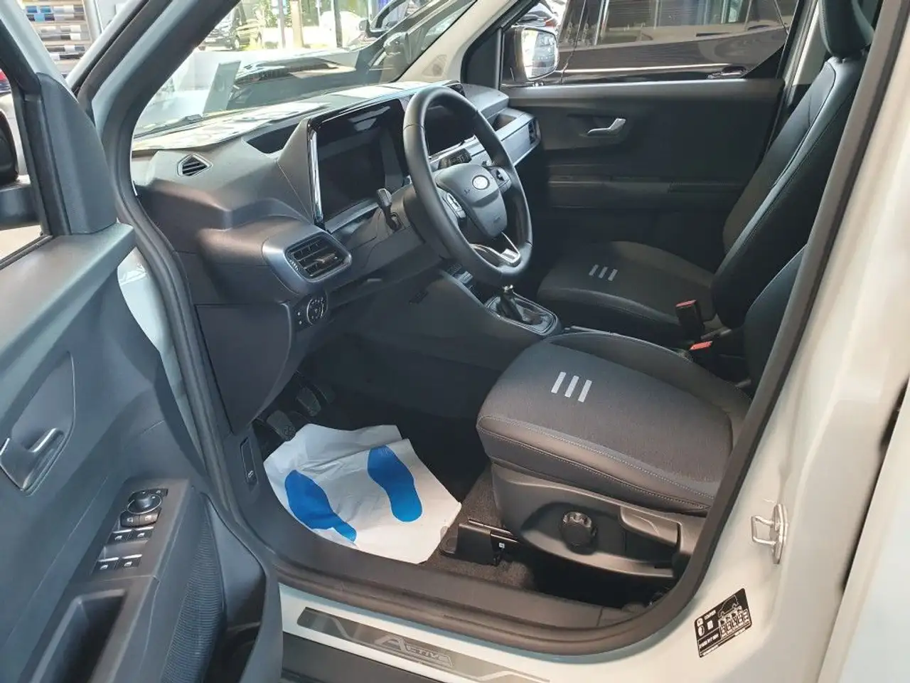 Ford Tourneo 4