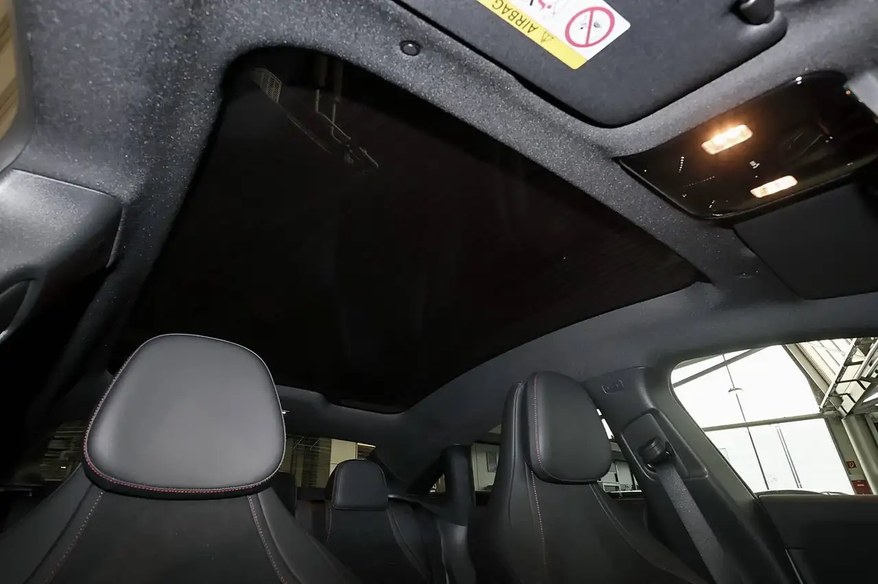 Mercedes-Benz CLA 200 7