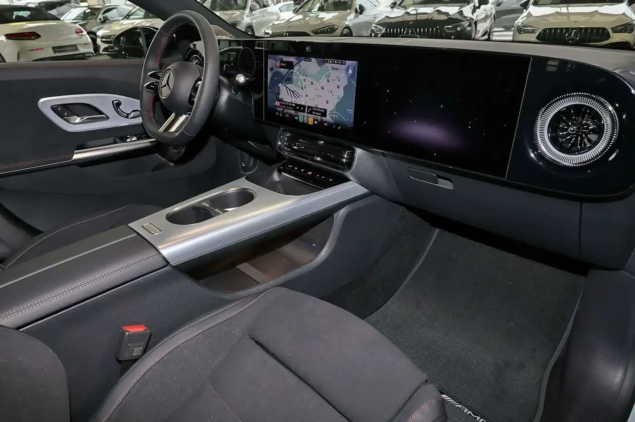 Mercedes-Benz CLA 200 8