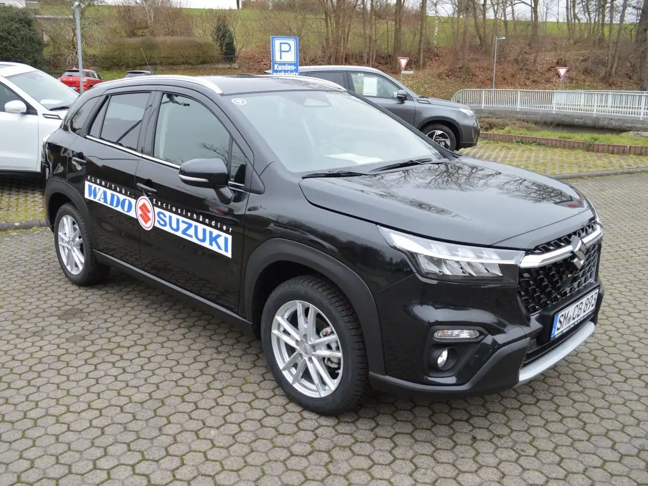Suzuki S-Cross 8