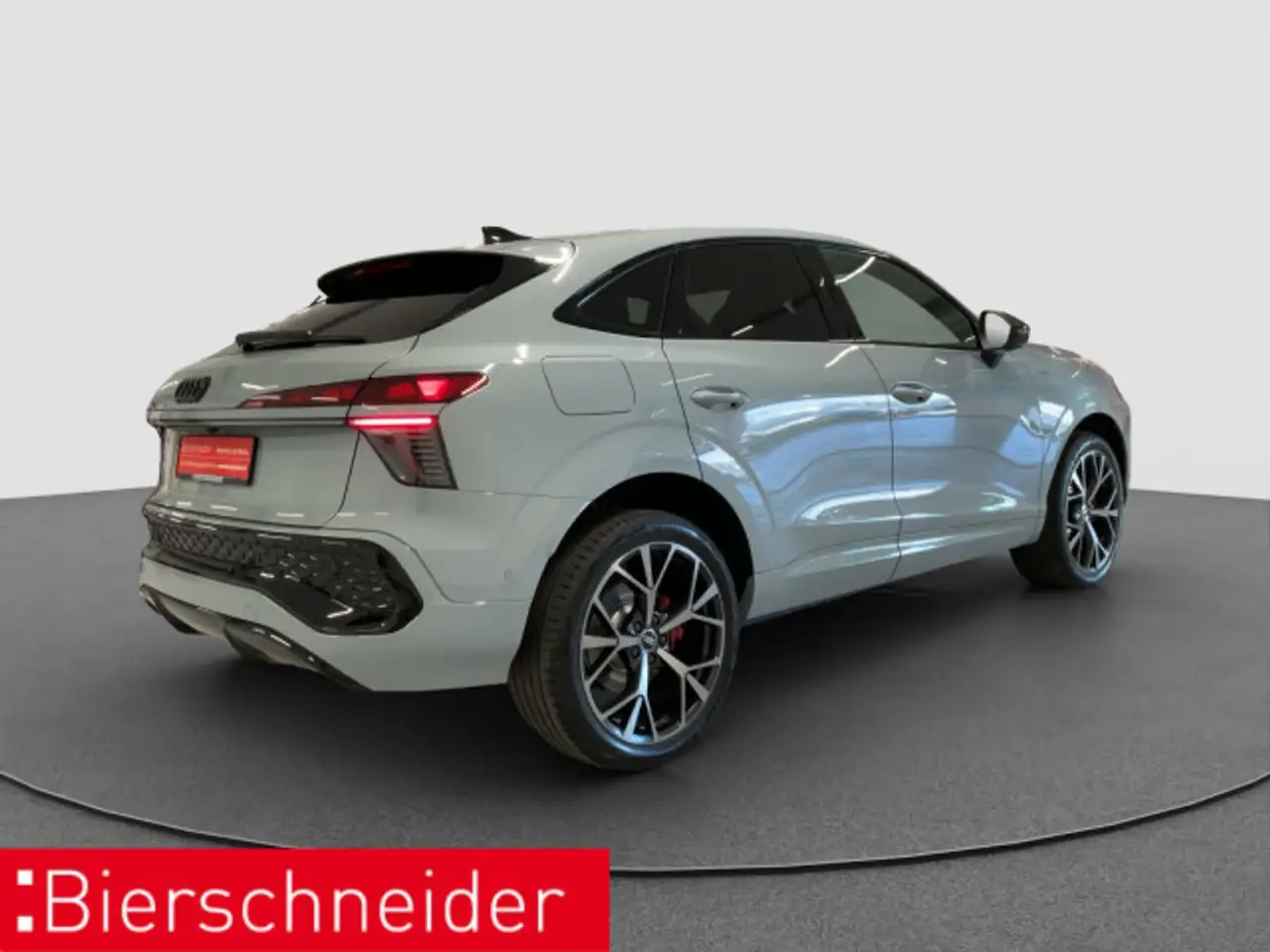 Audi Q3 8