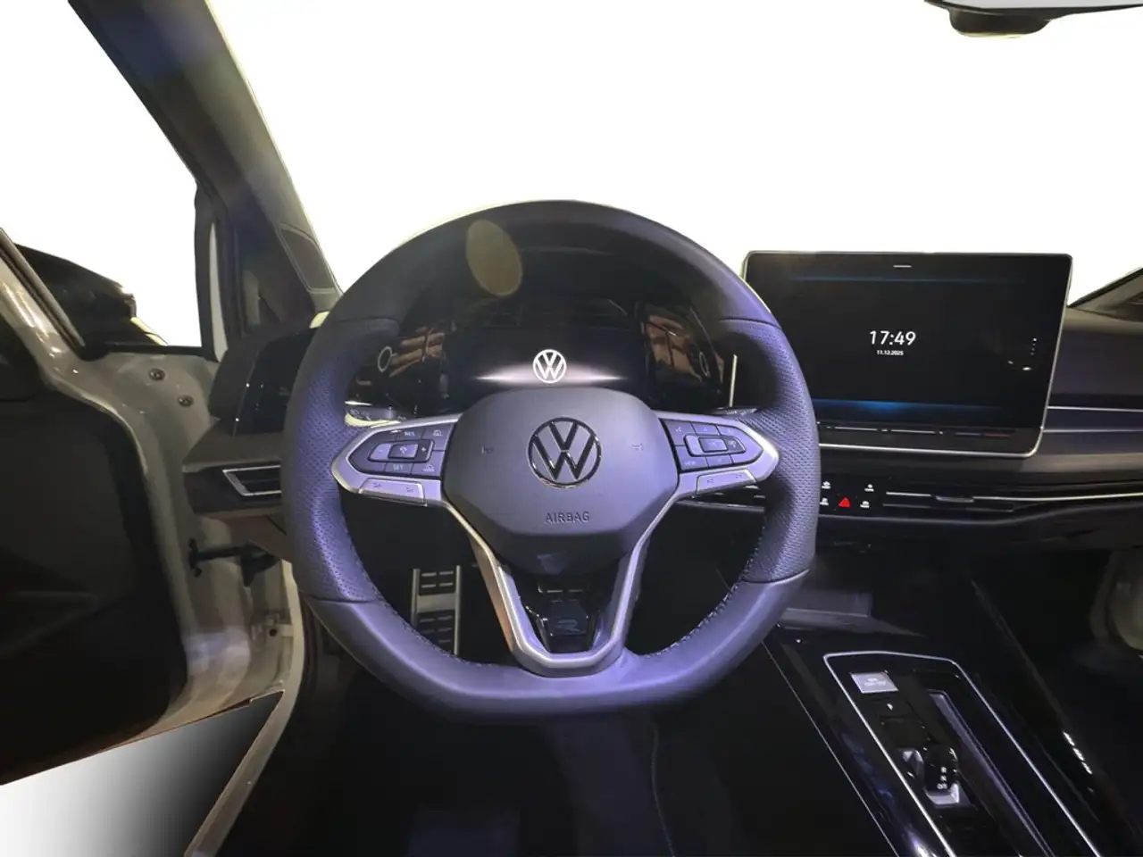 Volkswagen Golf VIII 6