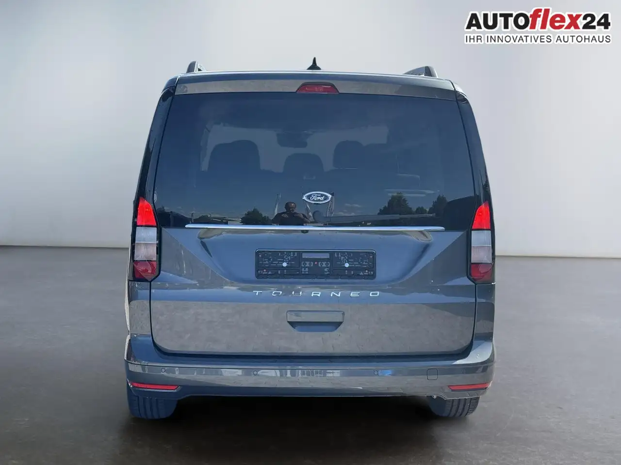 Ford Tourneo 4