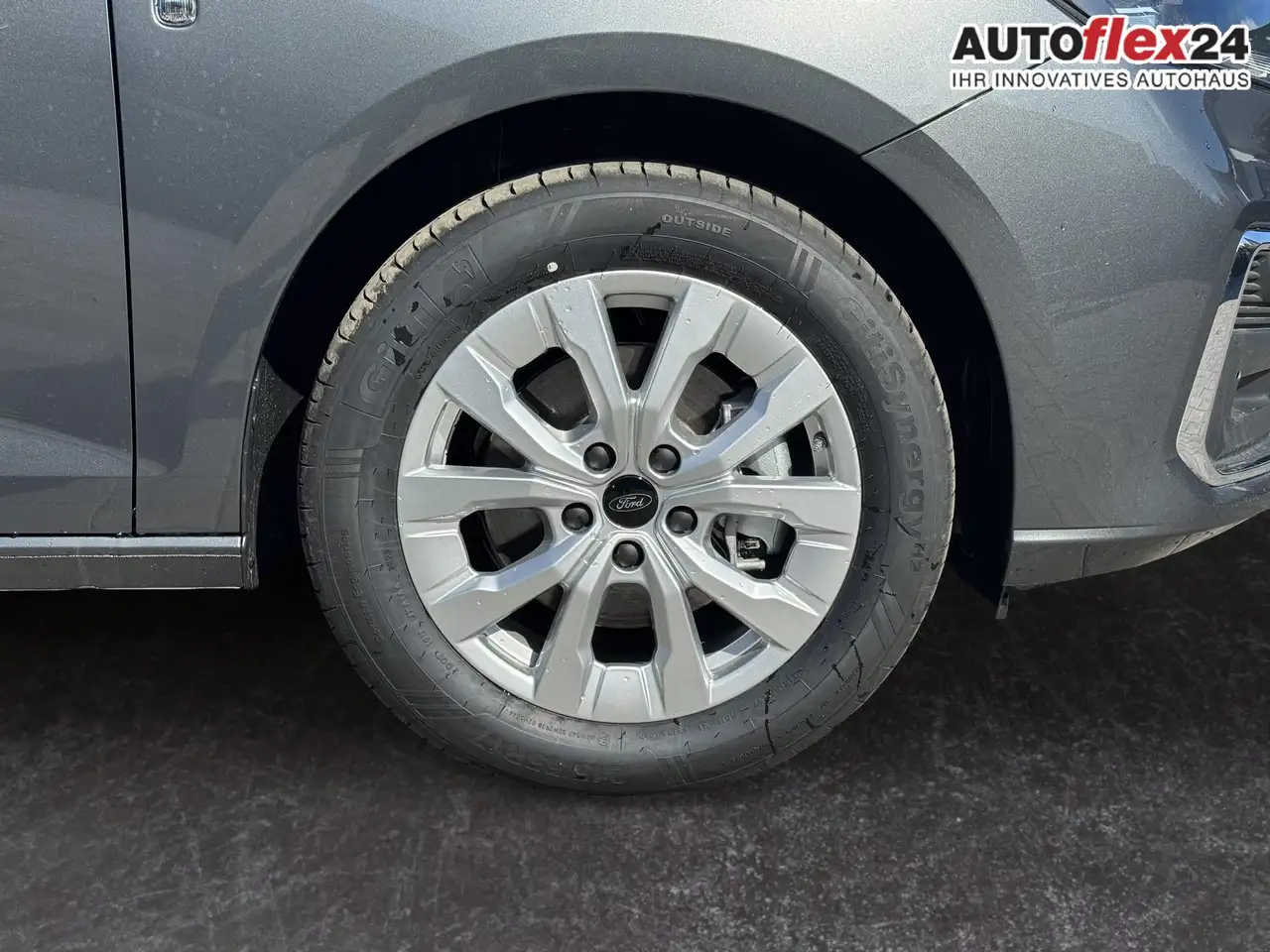 Ford Tourneo 8
