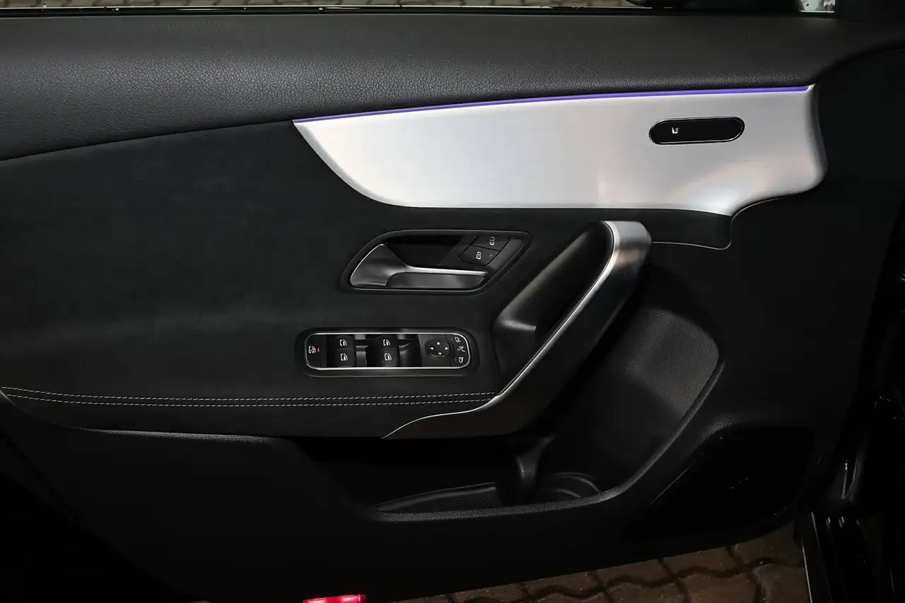 Mercedes-Benz A 180 11