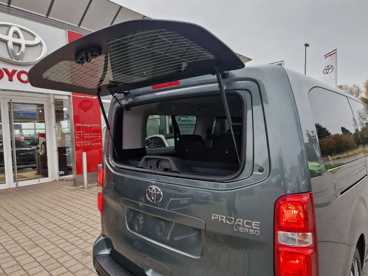 Toyota Proace 8