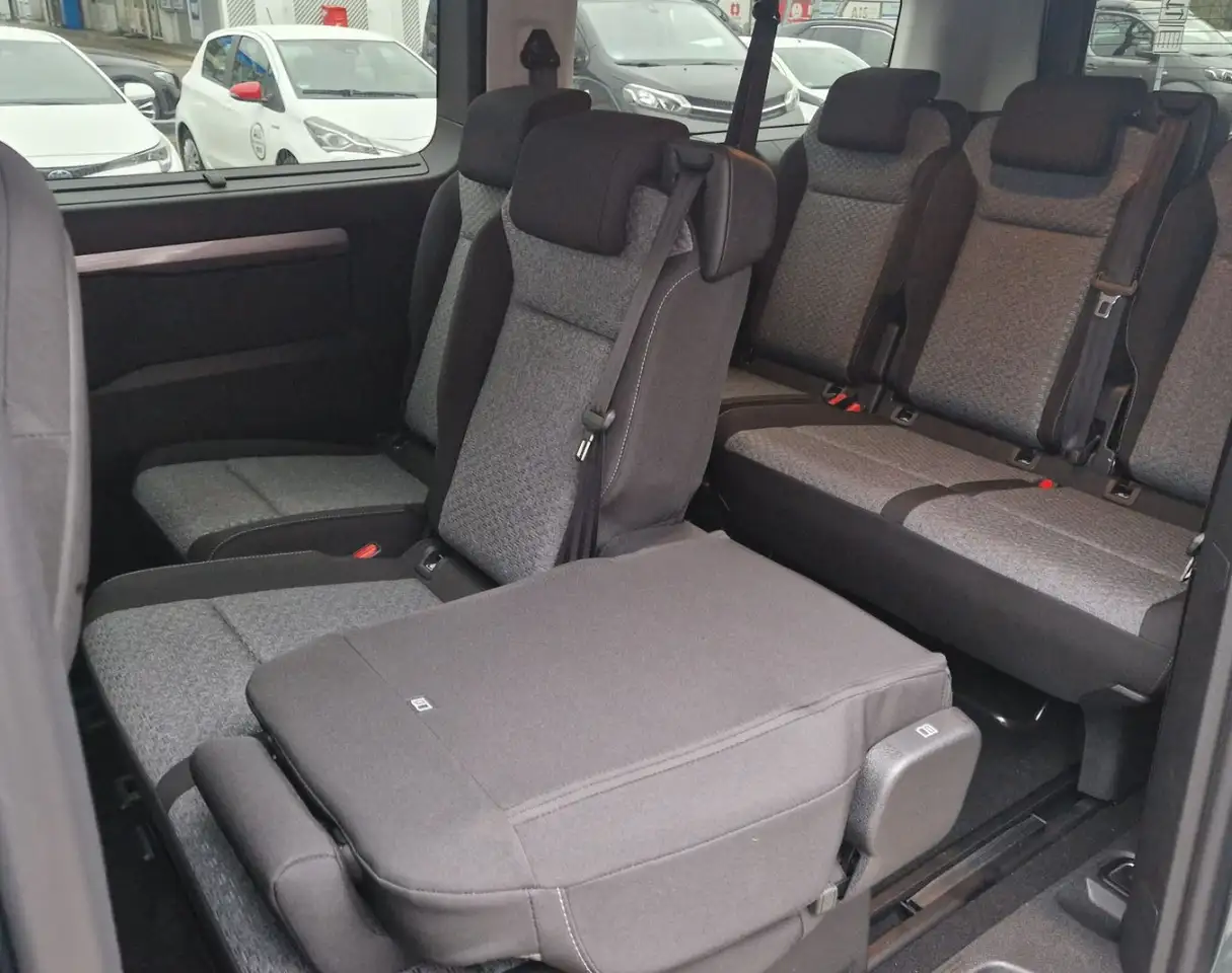 Toyota Proace 12