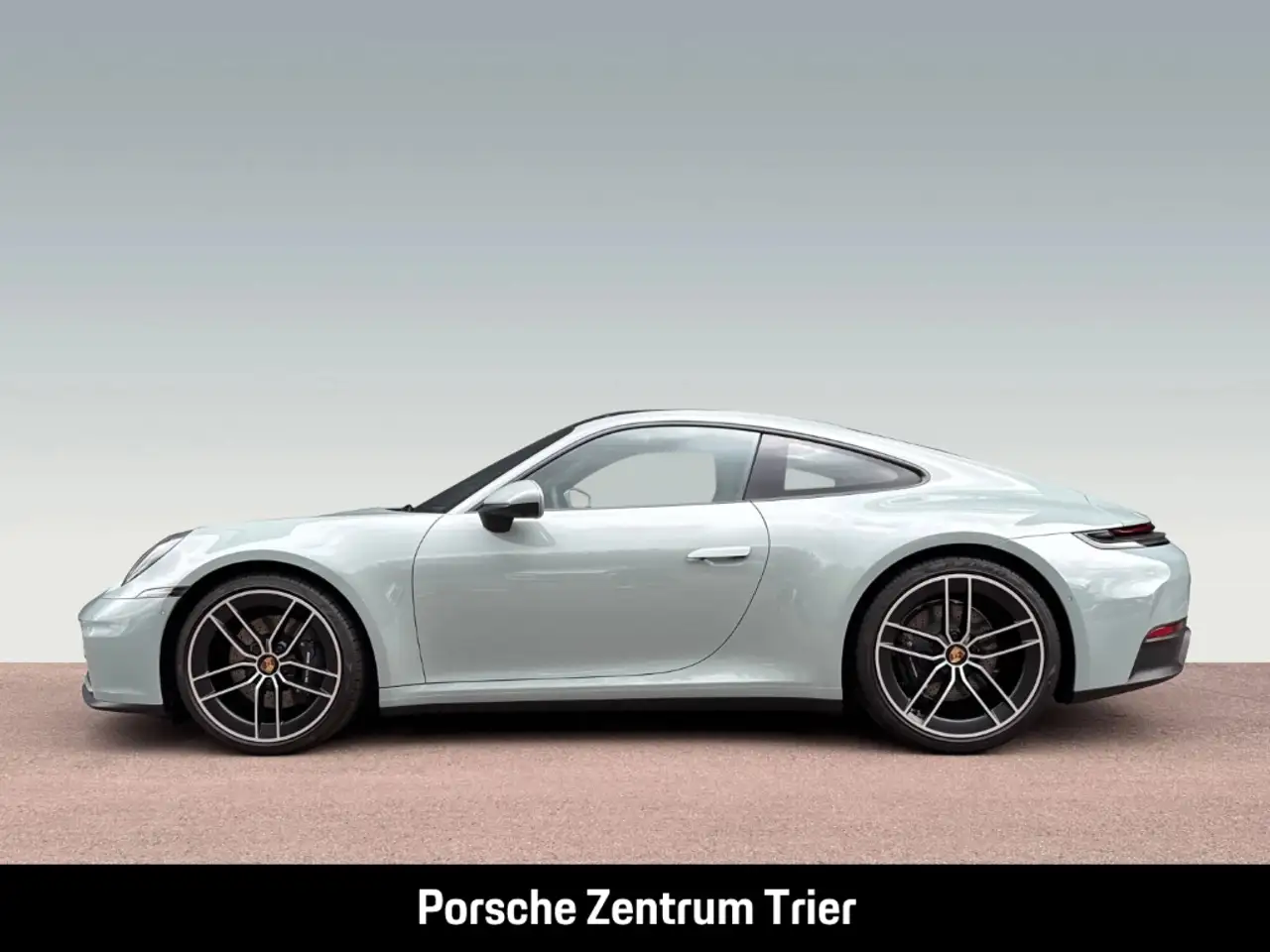 Porsche 992 911 2