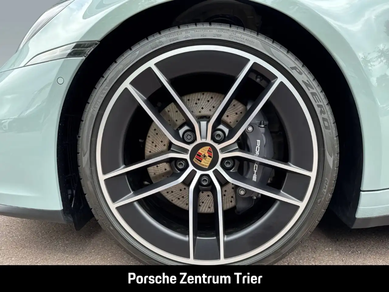 Porsche 992 911 8