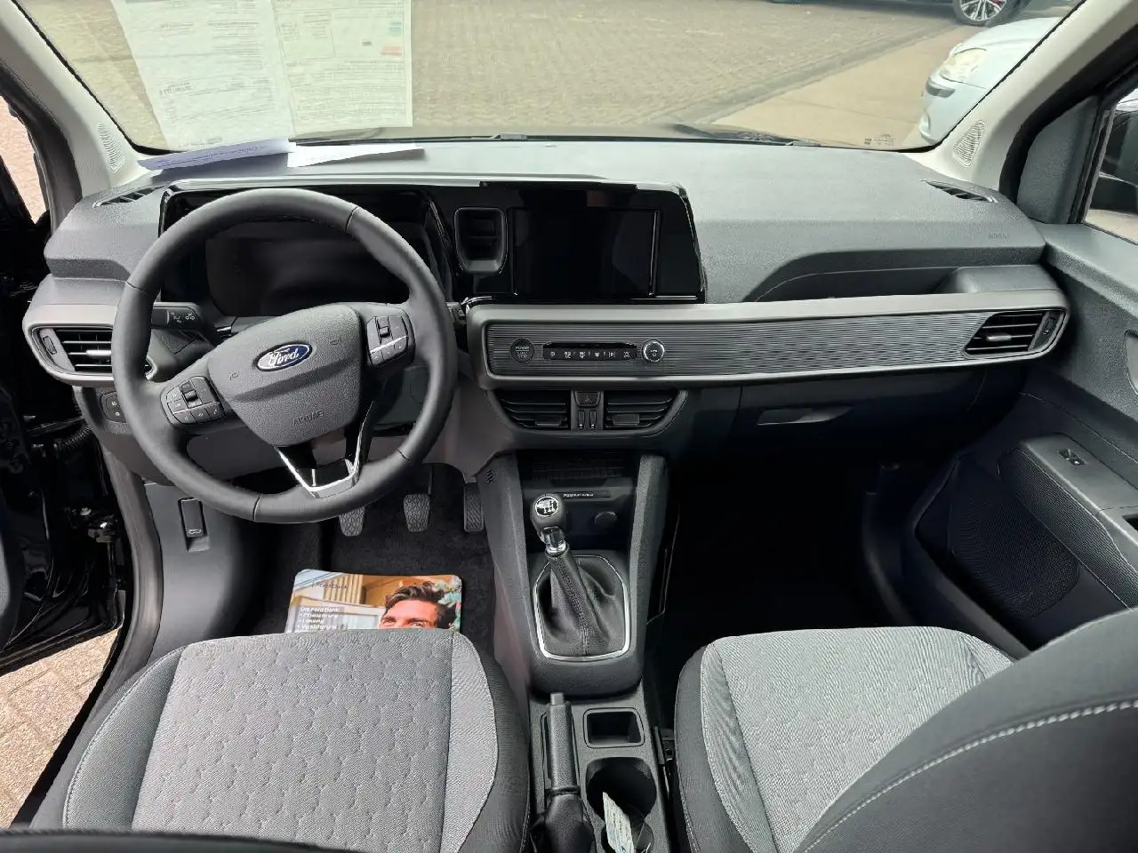 Ford Tourneo 8