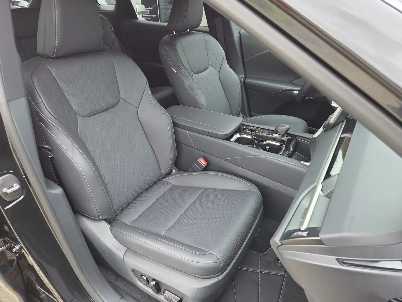 Lexus RX 9