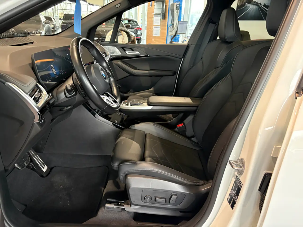 BMW 218 i 11