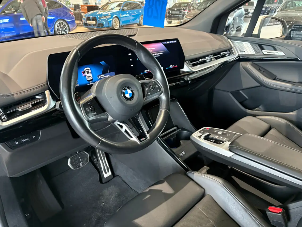 BMW 218 i 12