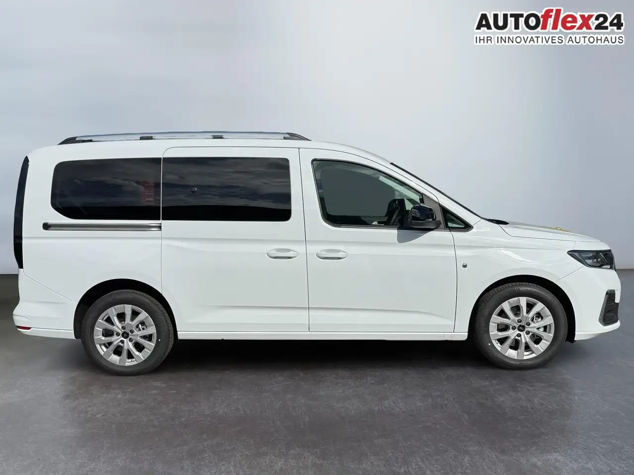 Ford Tourneo 8