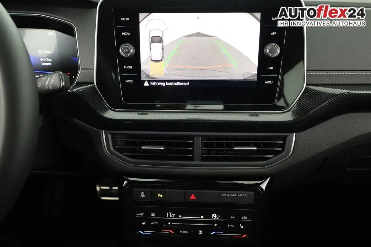 Volkswagen T-Cross 6