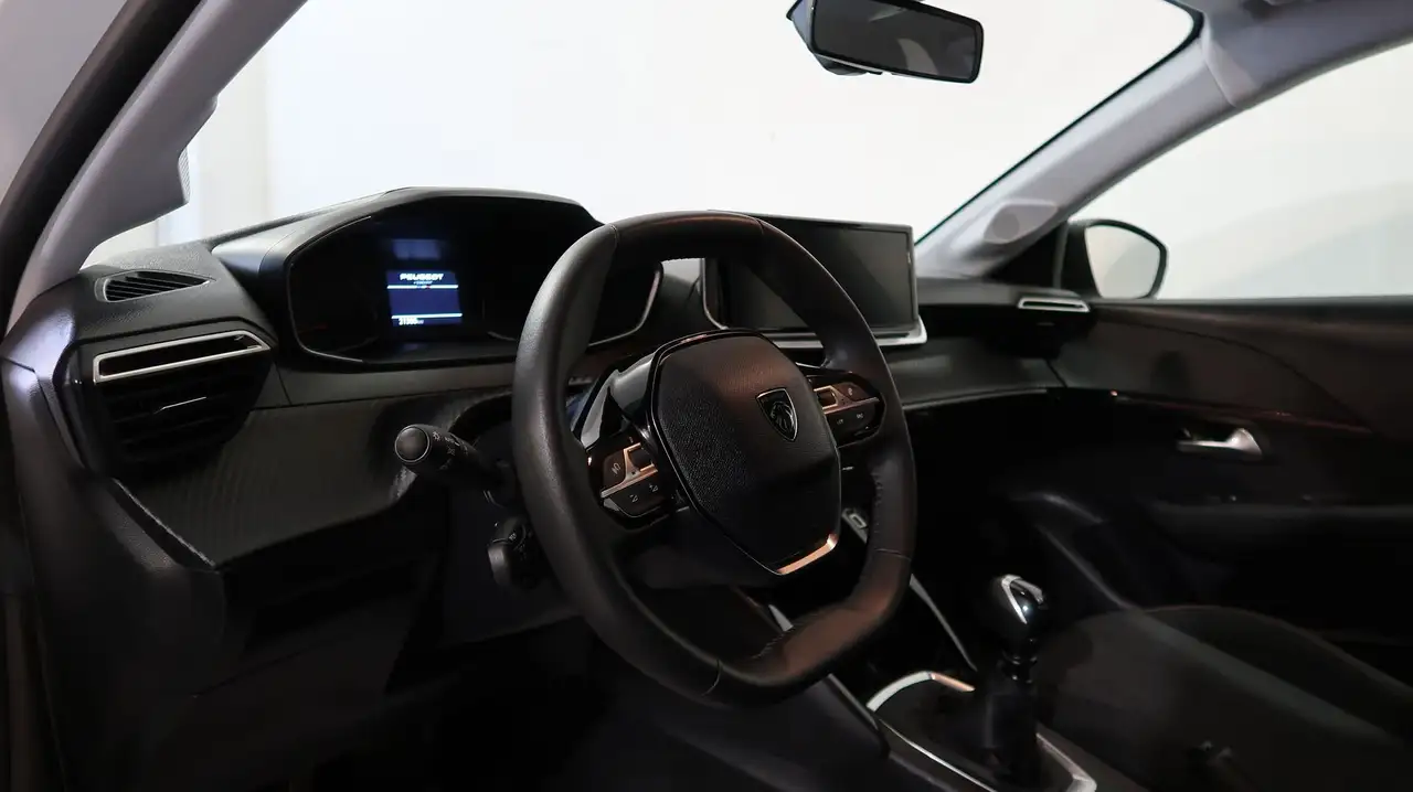 Peugeot 208 6