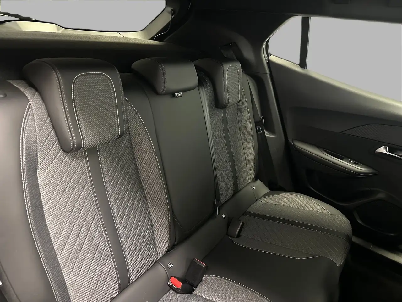 Peugeot 2008 II 8
