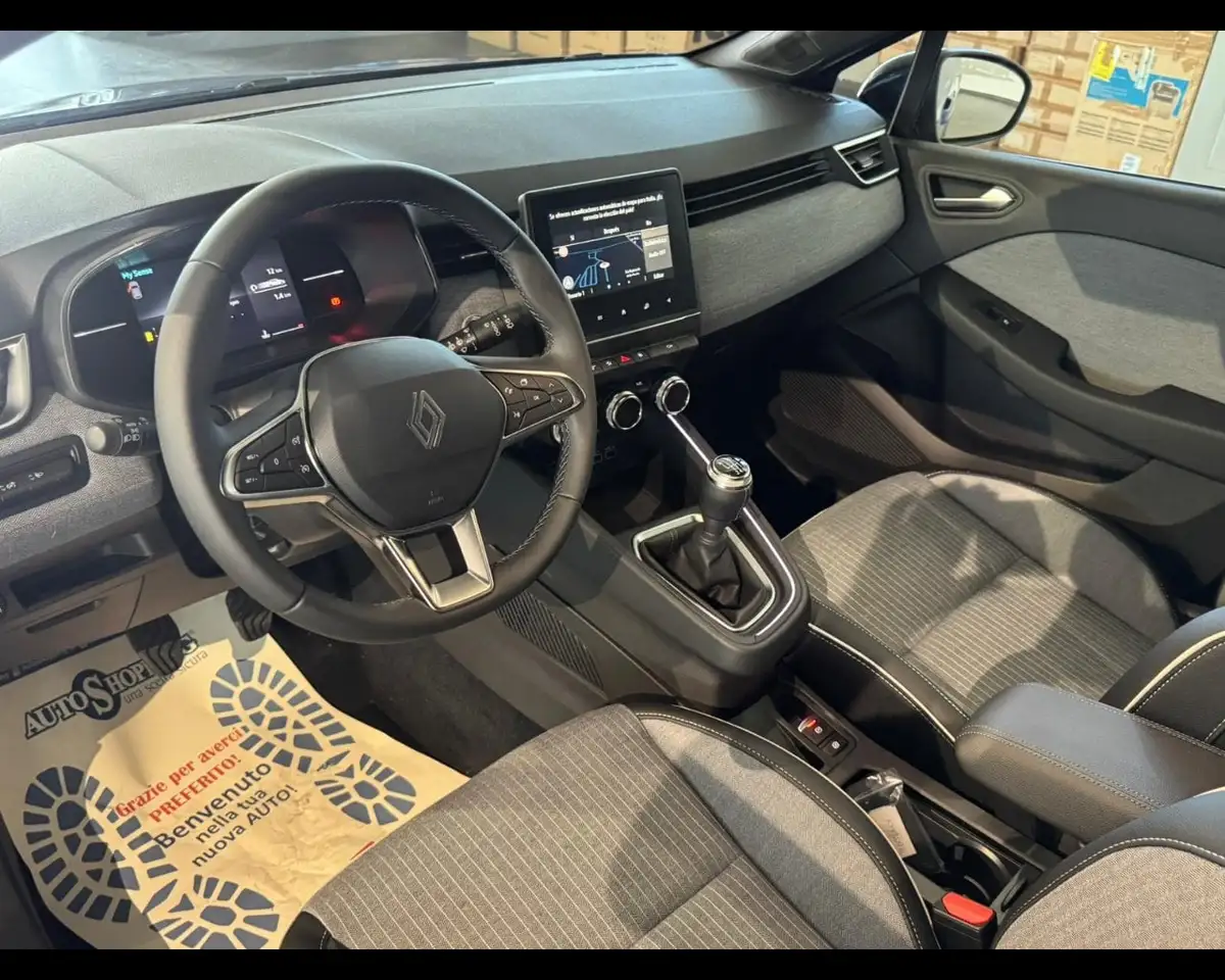 Renault Clio V 6